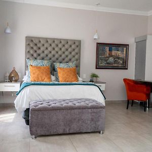 Luxury King Suite